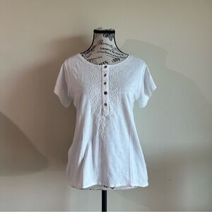 Vintage Gap White  embroidered top with buttons